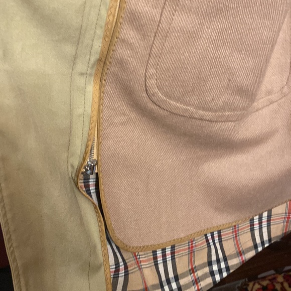 EUC Vintage Lined Trench coat, Made in Poland, sz 40R - Picture 5 of 9